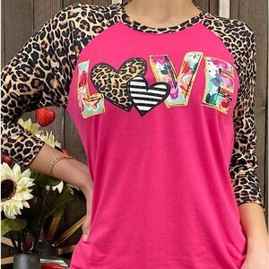 LOVE Pink t-shirt w/leopard printed sleeves